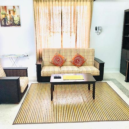 Kerteh Apartment Esterno foto